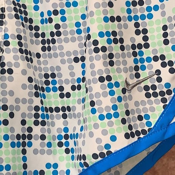 SzL Nike Dri-Fit Shorts - Picture 3 of 4